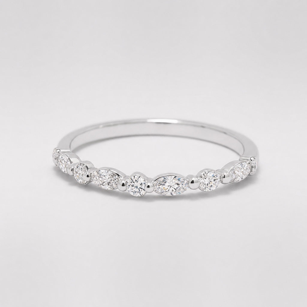 CLÉO Ring