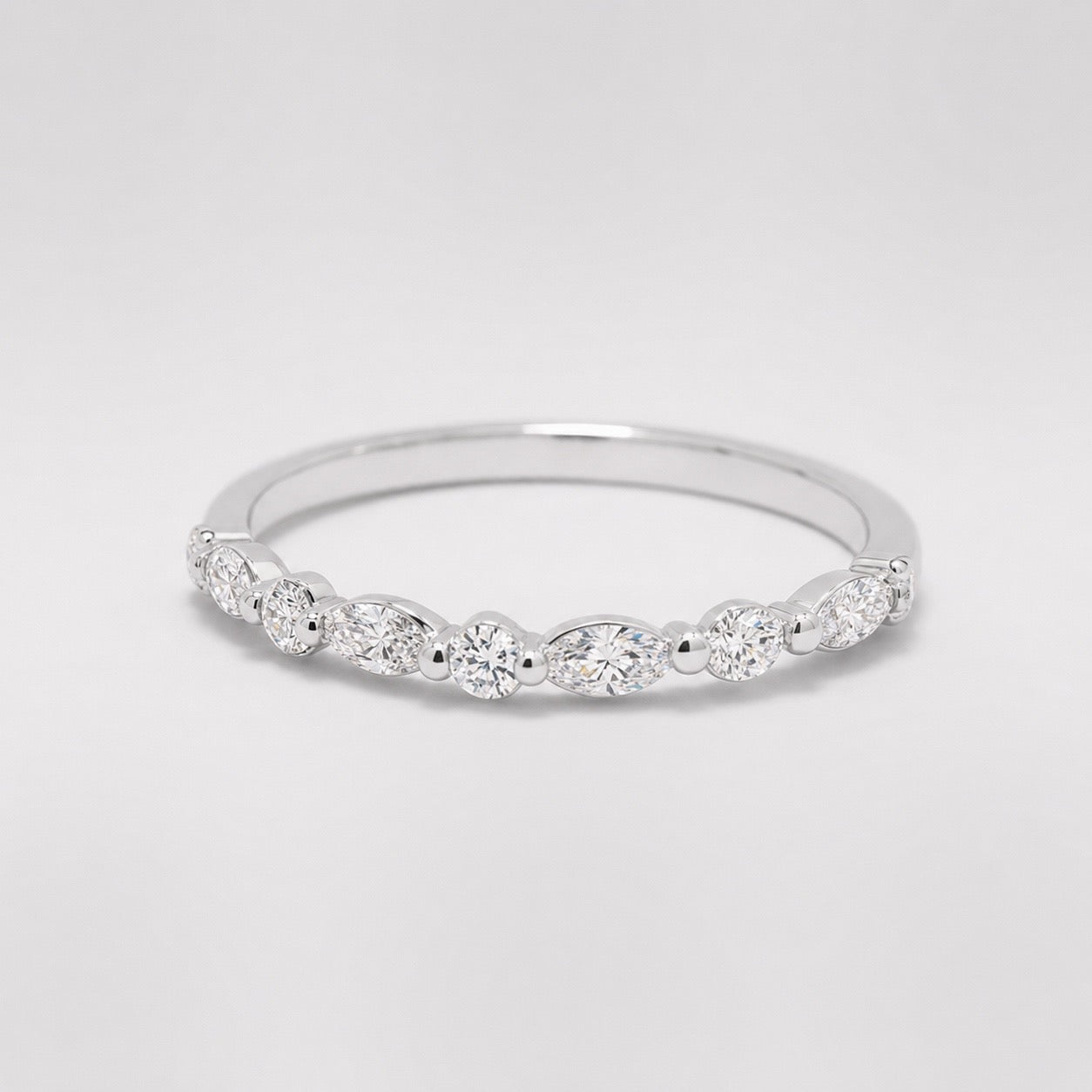 CLÉO Ring
